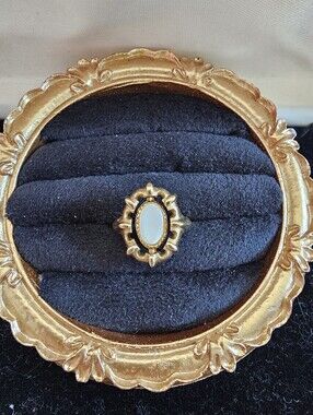 Rare Vintage Avon Ring Size 5.5/6.5